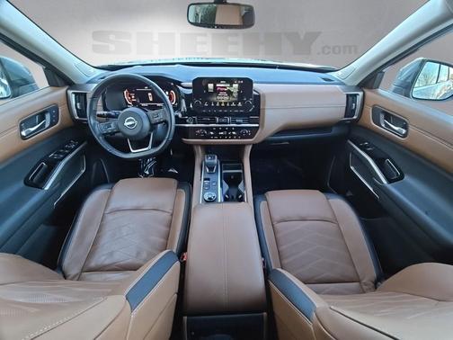 2022 Nissan Pathfinder Platinum 4WD