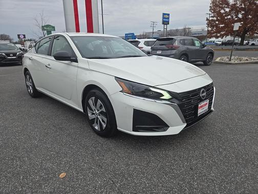 2025 Nissan Altima S FWD