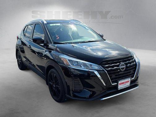 Super Black 2023 Nissan Kicks SV