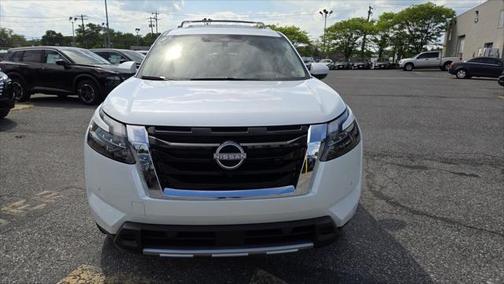 2025 Nissan Pathfinder Platinum 4WD