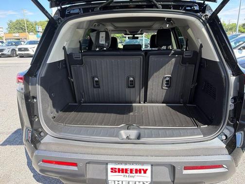 Super Black 2026 Nissan Pathfinder Platinum
