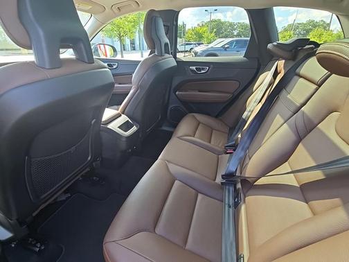 2018 Volvo XC60 T5 Momentum