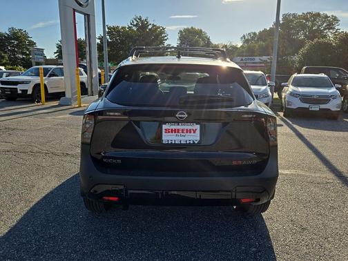 2026 Nissan Kicks SR