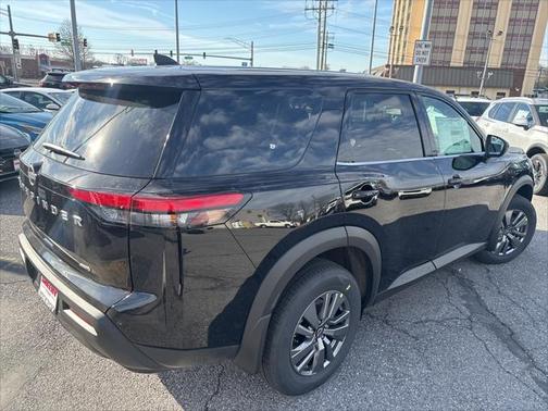 2025 Nissan Pathfinder S