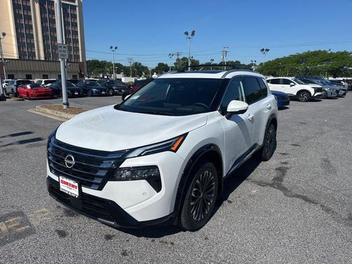 Everest White Pearl Tricoat 2026 Nissan Rogue Platinum
