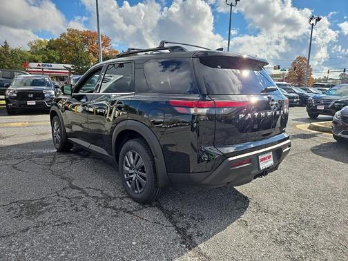 2025 Nissan Pathfinder SV 4WD