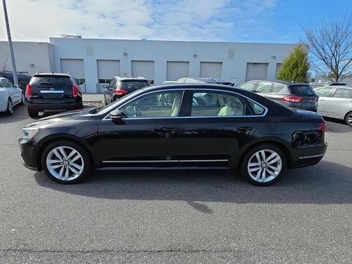 2017 Volkswagen Passat 1.8T SE w/Technology