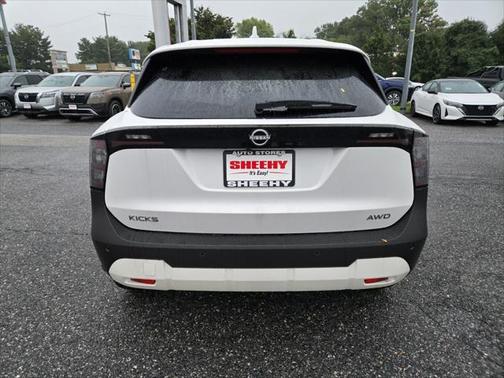 2025 Nissan Kicks SV