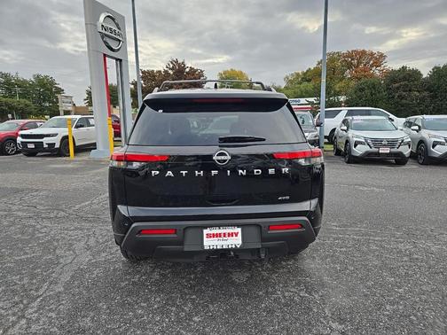 2025 Nissan Pathfinder SV 4WD