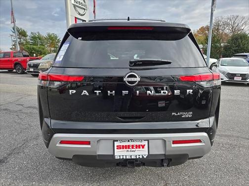 2025 Nissan Pathfinder Platinum 4WD