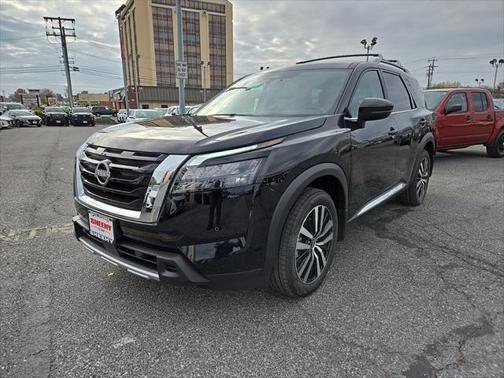 2025 Nissan Pathfinder Platinum 4WD