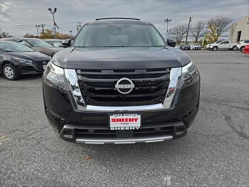 2025 Nissan Pathfinder Platinum 4WD