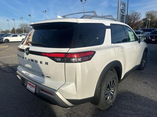 2025 Nissan Pathfinder SL 4WD