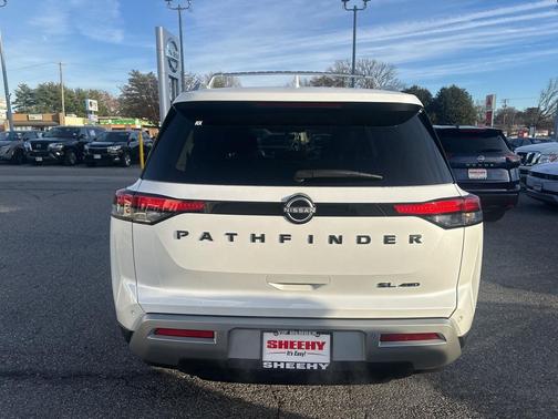 2025 Nissan Pathfinder SL 4WD