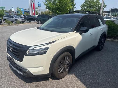2023 Nissan Pathfinder SL 4WD