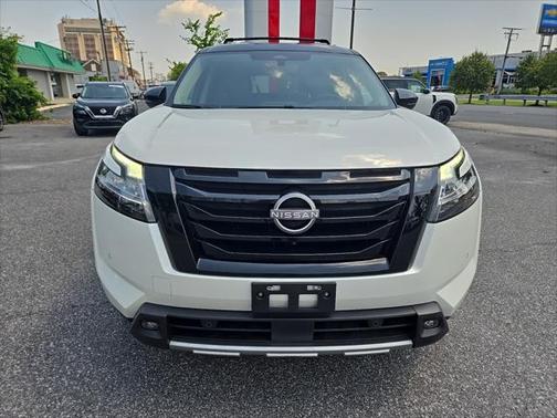 2023 Nissan Pathfinder SL 4WD
