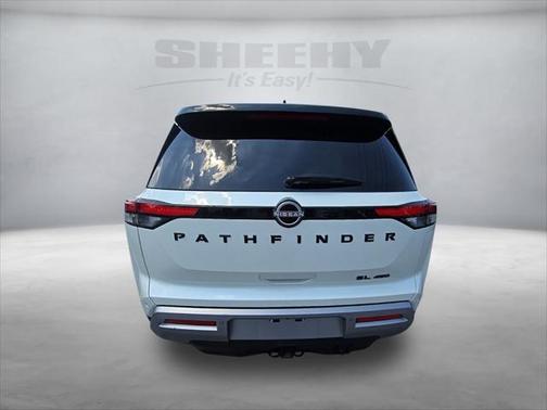 2023 Nissan Pathfinder SL 4WD