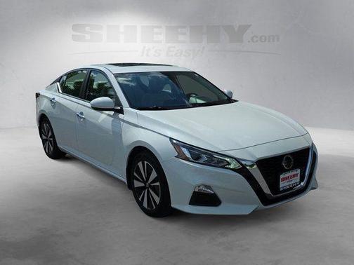Pearl White Tricoat 2021 Nissan Altima 2.5 SV