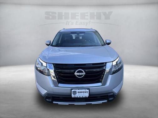 2023 Nissan Pathfinder Platinum FWD