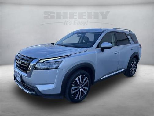 2023 Nissan Pathfinder Platinum FWD