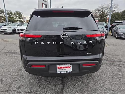 2025 Nissan Pathfinder S