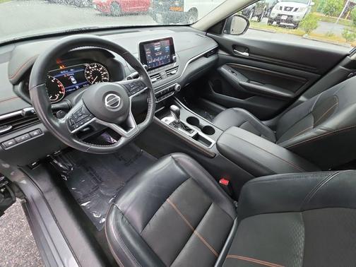 Gun Metallic 2022 Nissan Altima SR FWD