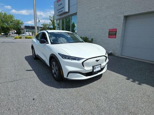 STAR WHITE MET TRI-COAT 2023 Ford Mustang Mach-E Select