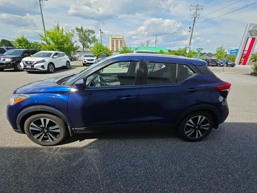 Deep Blue Pearl 2018 Nissan Kicks SV
