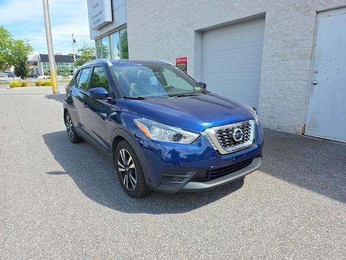 Deep Blue Pearl 2018 Nissan Kicks SV