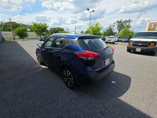 Deep Blue Pearl 2018 Nissan Kicks SV