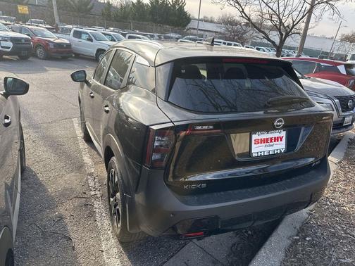 Super Black 2026 Nissan Kicks SV