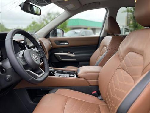 2022 Nissan Pathfinder Platinum 4WD