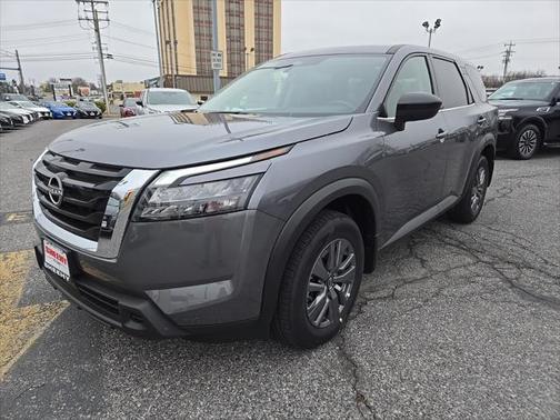 2025 Nissan Pathfinder S