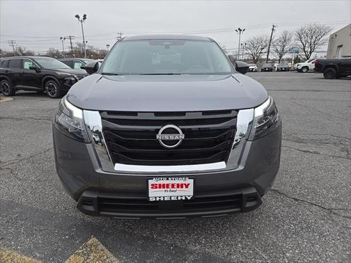 2025 Nissan Pathfinder S