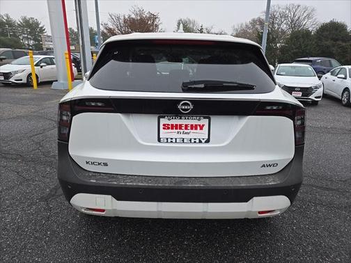 2025 Nissan Kicks SV