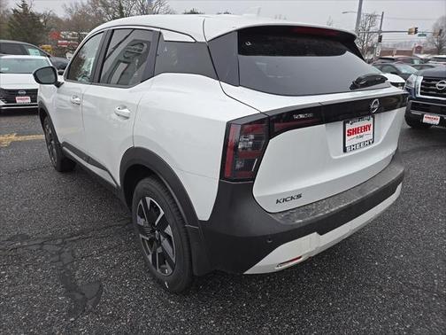 2025 Nissan Kicks SV
