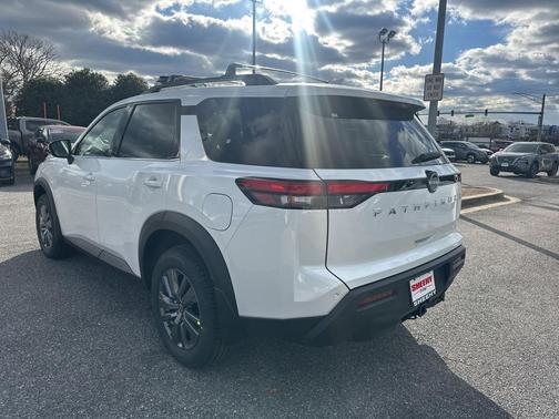 2025 Nissan Pathfinder SV 4WD