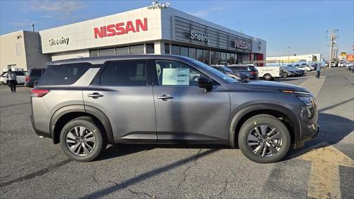 2025 Nissan Pathfinder S FWD