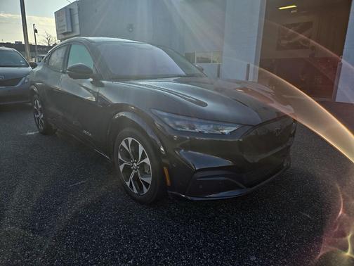 2022 Ford Mustang Mach-E Premium