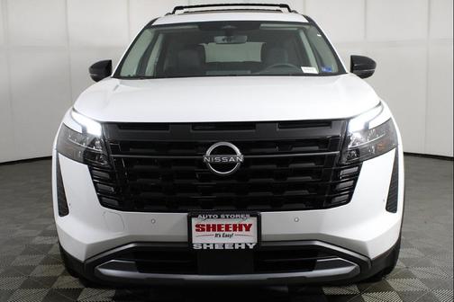 Everest White Pearl Tricoat 2026 Nissan Pathfinder SL
