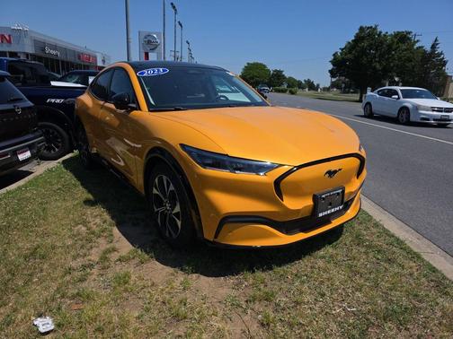 CYBER ORANGE MET TRI-COAT 2023 Ford Mustang Mach-E Premium