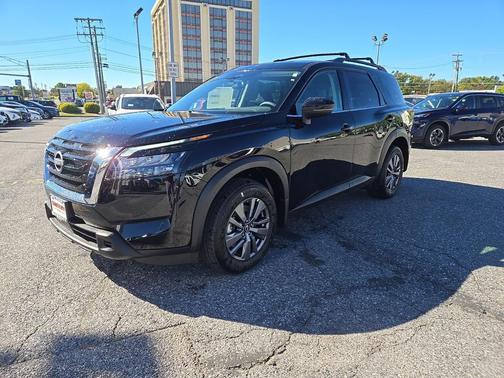 2025 Nissan Pathfinder SV 4WD