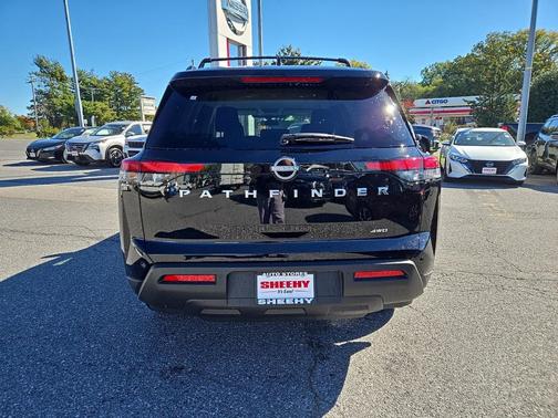 2025 Nissan Pathfinder SV 4WD