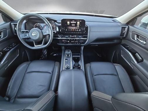 2024 Nissan Pathfinder SL 4WD