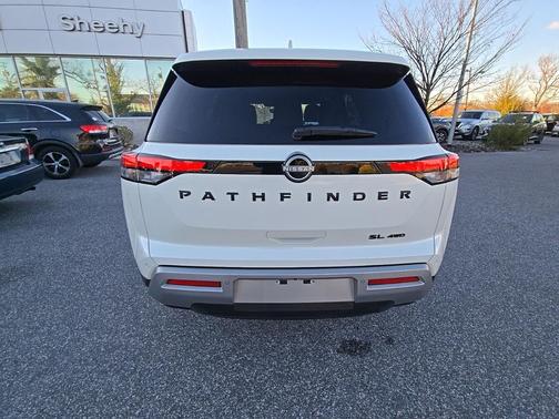 2024 Nissan Pathfinder SL 4WD