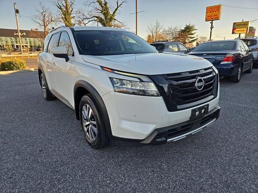 2024 Nissan Pathfinder SL 4WD