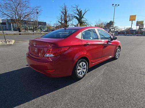 2016 Hyundai Accent SE