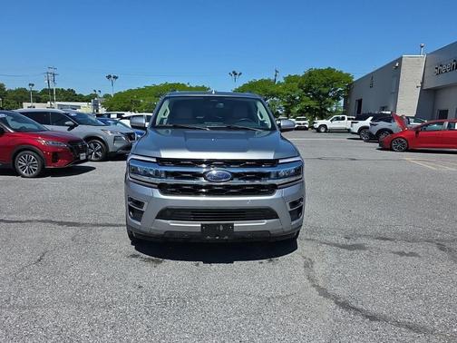 ICONIC SILVER METALLIC 2024 Ford Expedition Limited