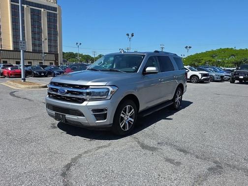 ICONIC SILVER METALLIC 2024 Ford Expedition Limited