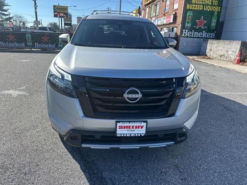 2025 Nissan Pathfinder SL 4WD